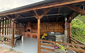 Cabanutele La Garaj